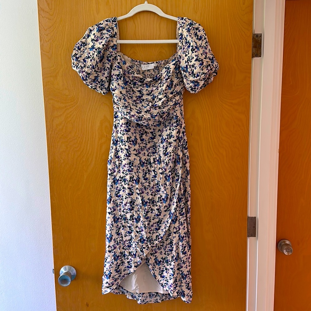 Floral midi dress. Size small